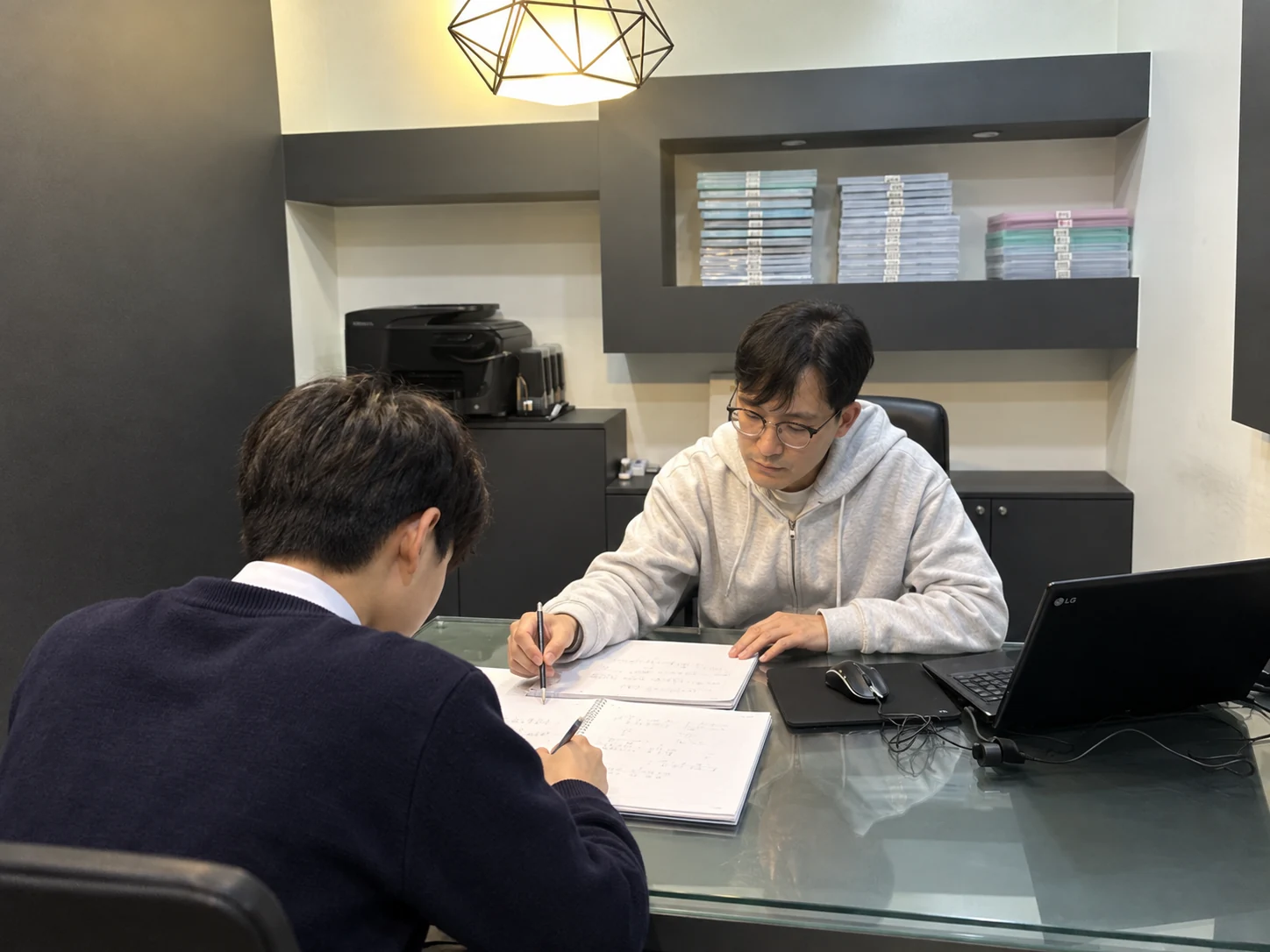 학생의 풀이를 살피는 개별지도